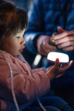 Ledlenser M51E6D KidCAMP6 Lantern 11 Ledlenser M51E6D KidCAMP6 Lantern -MOUTAIN WAREHOUSE m51e6d 002 kidcamp6lantern20230404112112 5