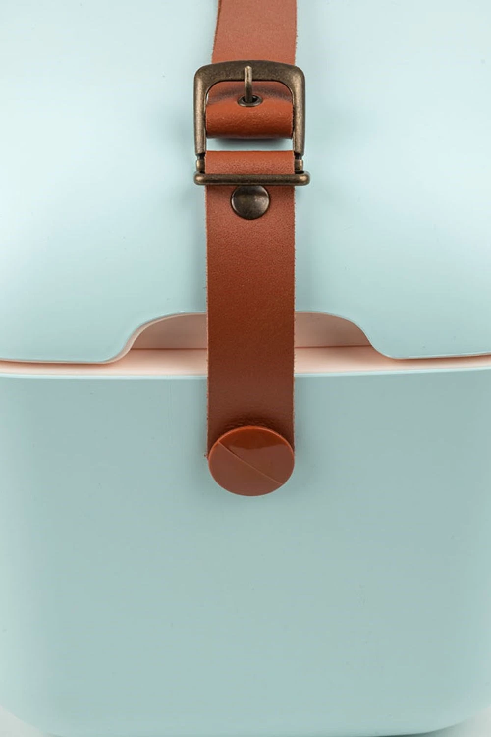 M70621 Polarbox 20L Retro Coolbox M70621 Polarbox 20L Retro Coolbox -MOUTAIN WAREHOUSE