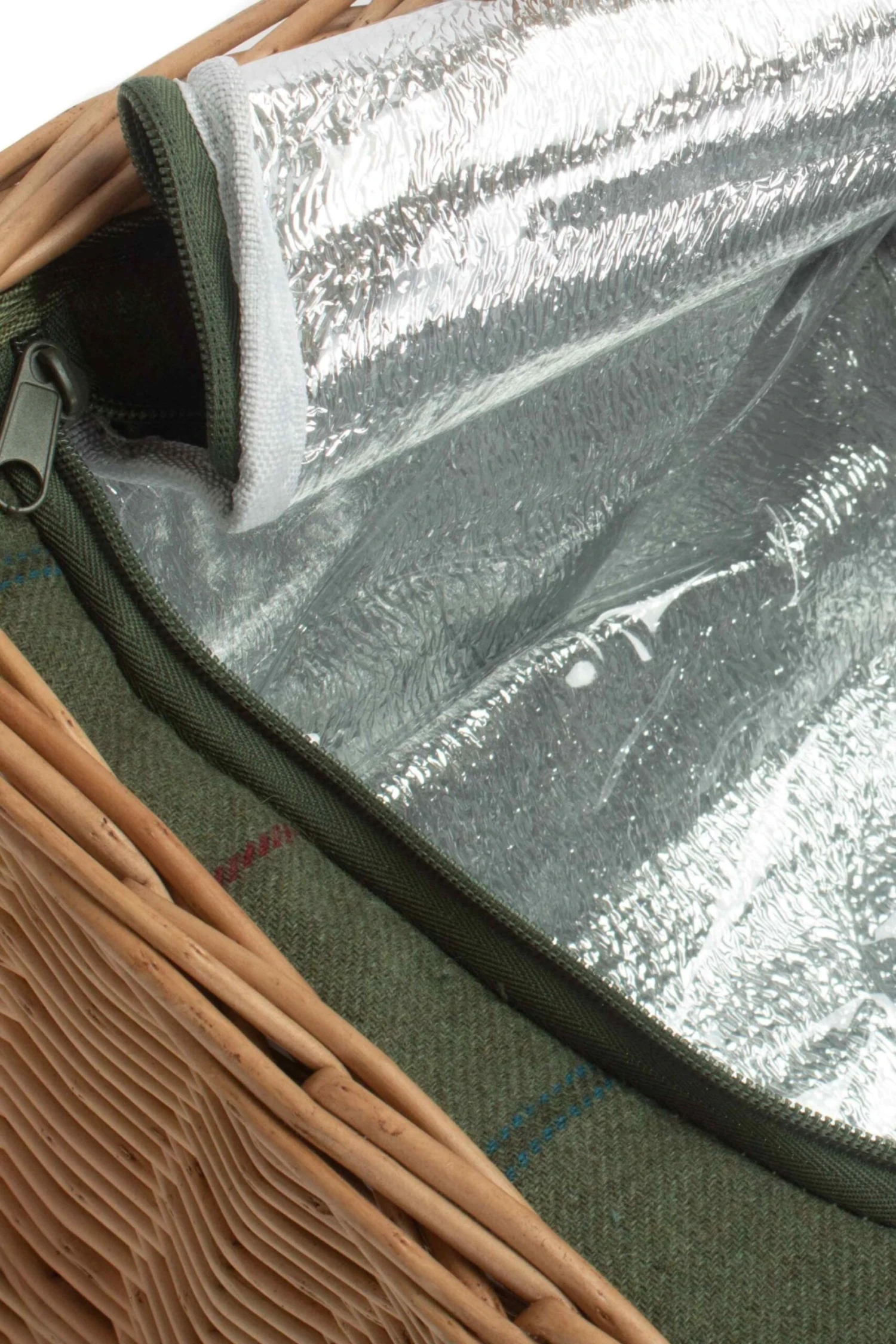 M9A953 Butchers Basket With Zipped Cooler Bag M9A953 Butchers Basket With Zipped Cooler Bag -MOUTAIN WAREHOUSE m9a953 001 butchersbasketwithzippedcoolerbag20230629035129 4 scaled