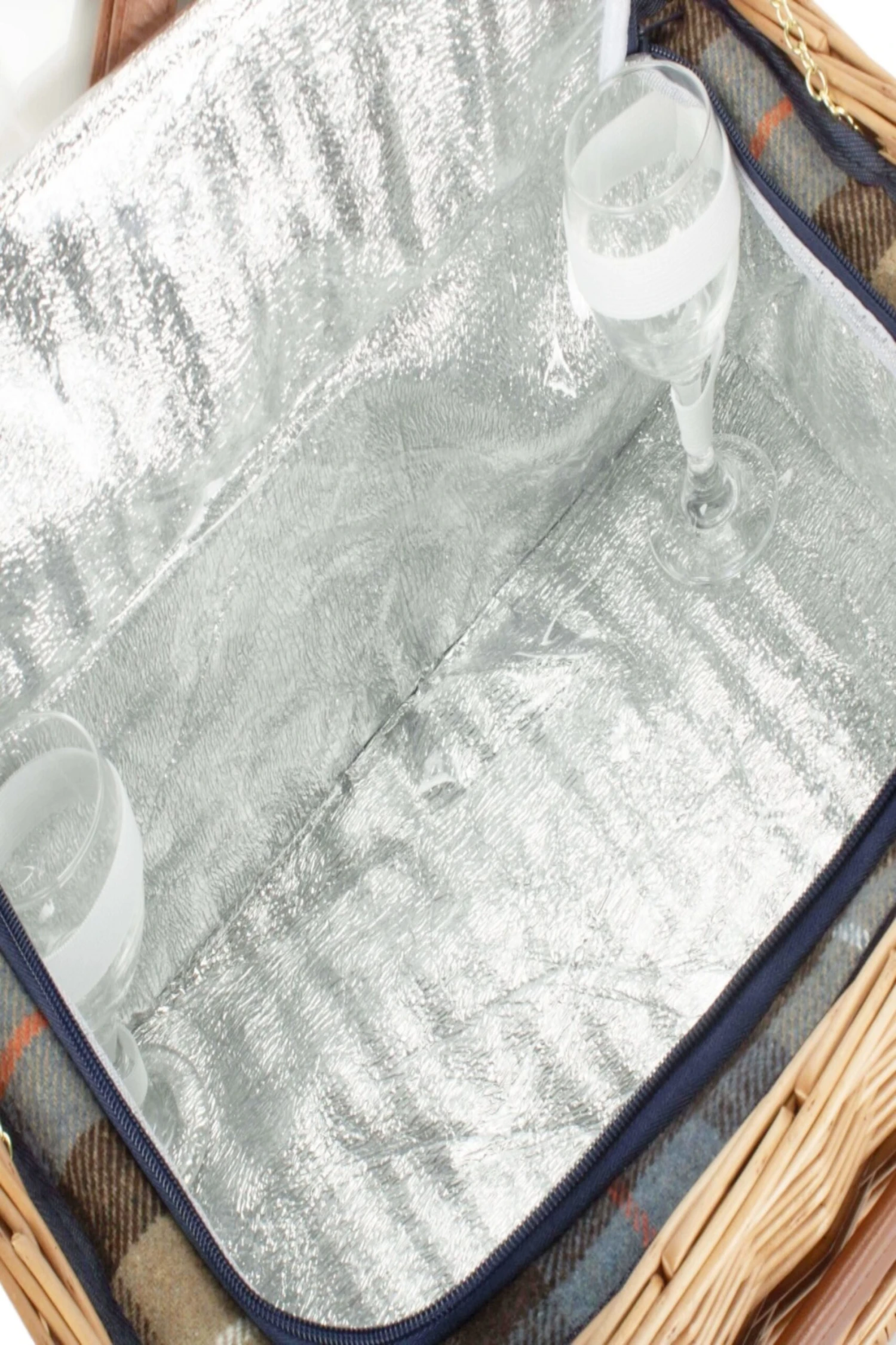 MA38F2 Ravenstor 2 Person Fitted Wicker Picnic Basket MA38F2 Ravenstor 2 Person Fitted Wicker Picnic Basket -MOUTAIN WAREHOUSE ma38f2 001 ravenstor2personfittedwickerpicnicbasket20250317063708 6 scaled