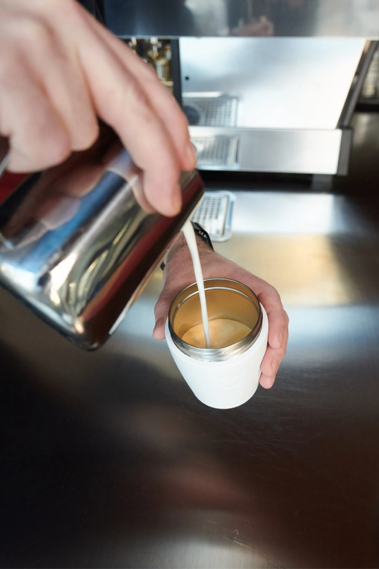 MAAB87 Traveller Thermal Stainless Steel Cup M 12oz/340ml MAAB87 Traveller Thermal Stainless Steel Cup M 12oz/340ml -MOUTAIN WAREHOUSE maab87 001 travellerthermalstainlesssteelcupm12oz340ml20250120123619 2 scaled