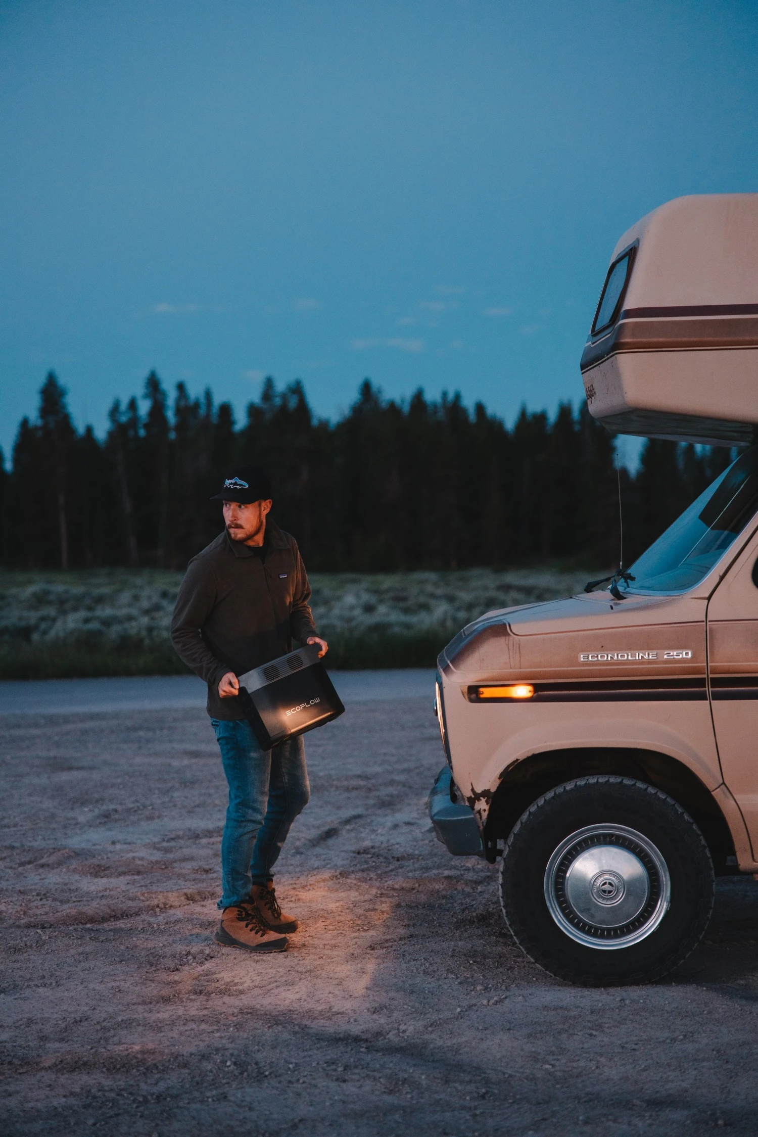 DELTA 2 Power Station with 1024Wh Capacity EcoFlow DELTA 2 Power Station With 1024Wh Capacity -MOUTAIN WAREHOUSE mb658d 001 delta2powerstationwith1024whcapacity20230420102124 10