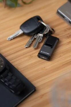 Ledlenser MBD7BE K4R Rechargeable LED Keyring Torch 5 Ledlenser MBD7BE K4R Rechargeable LED Keyring Torch -MOUTAIN WAREHOUSE mbd7be 001 k4rrechargeableledkeyringtorch20230412033625 4