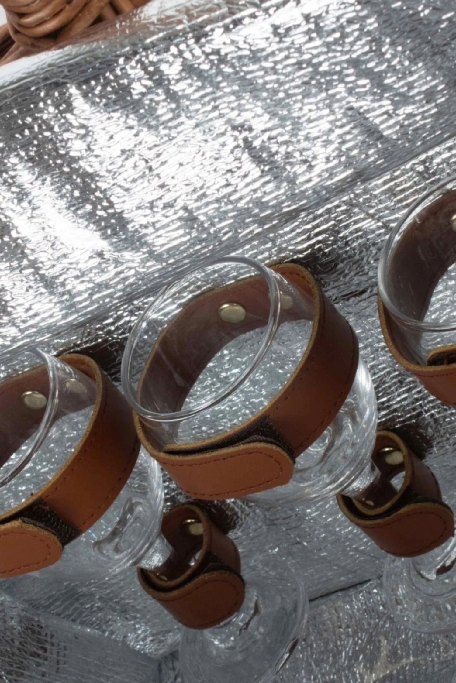 MD0F95 Elegant 4 Person Blue Tweed Fitted Picnic Basket MD0F95 Elegant 4 Person Blue Tweed Fitted Picnic Basket -MOUTAIN WAREHOUSE md0f95 001 elegant4personbluetweedfittedpicnicbasket20230629035130 4 scaled