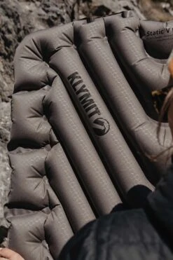 Klymit Static V Luxe Camping Sleeping Pad 8 Klymit Static V Luxe Camping Sleeping Pad -MOUTAIN WAREHOUSE md6260 001 staticvluxecampingsleepingpad20230504022108 7