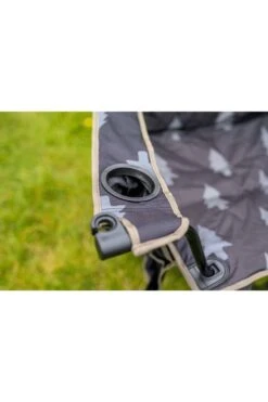 MDE908 Henwick Patterned Padded Folding Camping Chair Lim 4 MDE908 Henwick Patterned Padded Folding Camping Chair Lim -MOUTAIN WAREHOUSE mde908 001 henwickpatternedpaddedfoldingcampingchairlim20250313062111 3