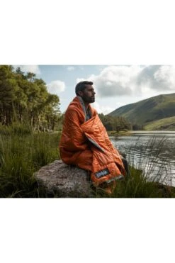 Culla Insulated Camping Blanket 10 Culla Insulated Camping Blanket -MOUTAIN WAREHOUSE me3d27 001 cullainsulatedcampingblanket20230314062112 9