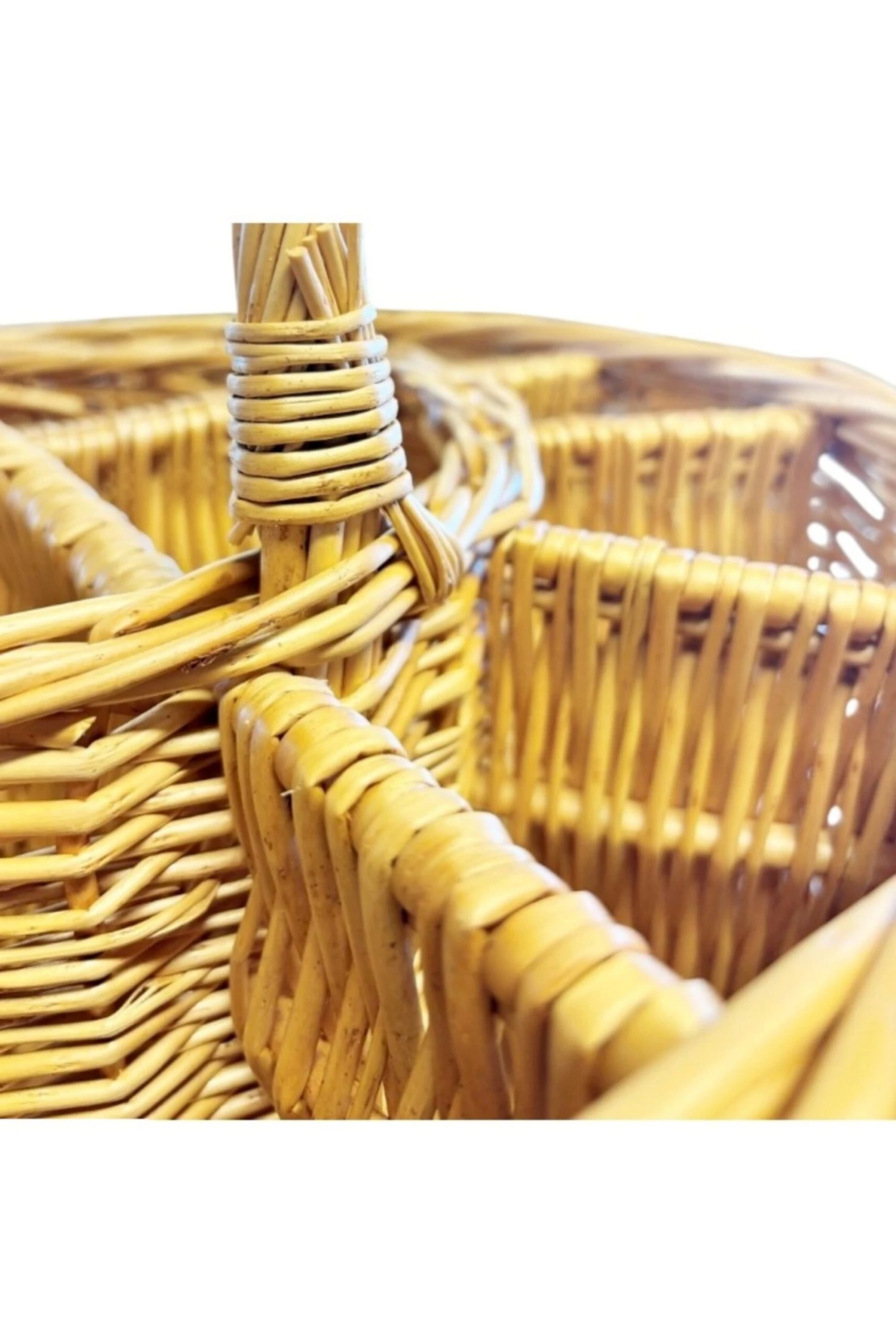 ME4630 Wicker Drinks Basket with Straight Glasses ME4630 Wicker Drinks Basket With Straight Glasses -MOUTAIN WAREHOUSE me4630 001 wickerdrinksbasketwithstraightglasses20250317063710 2 scaled